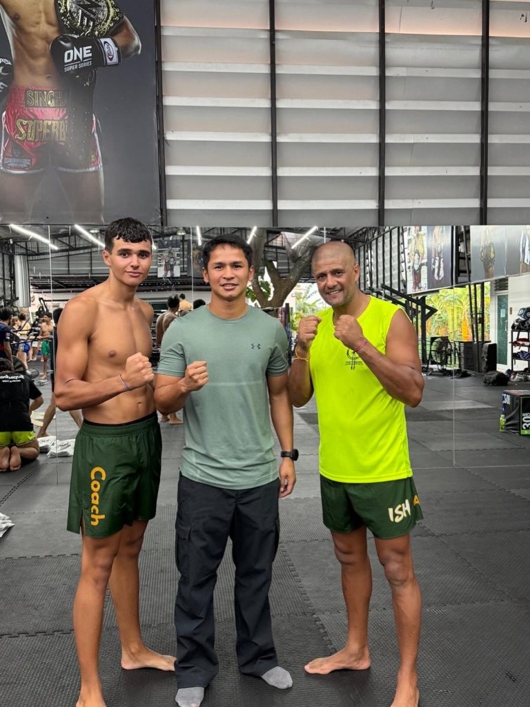 Groupe d'entraînement au camp en Thaïlande